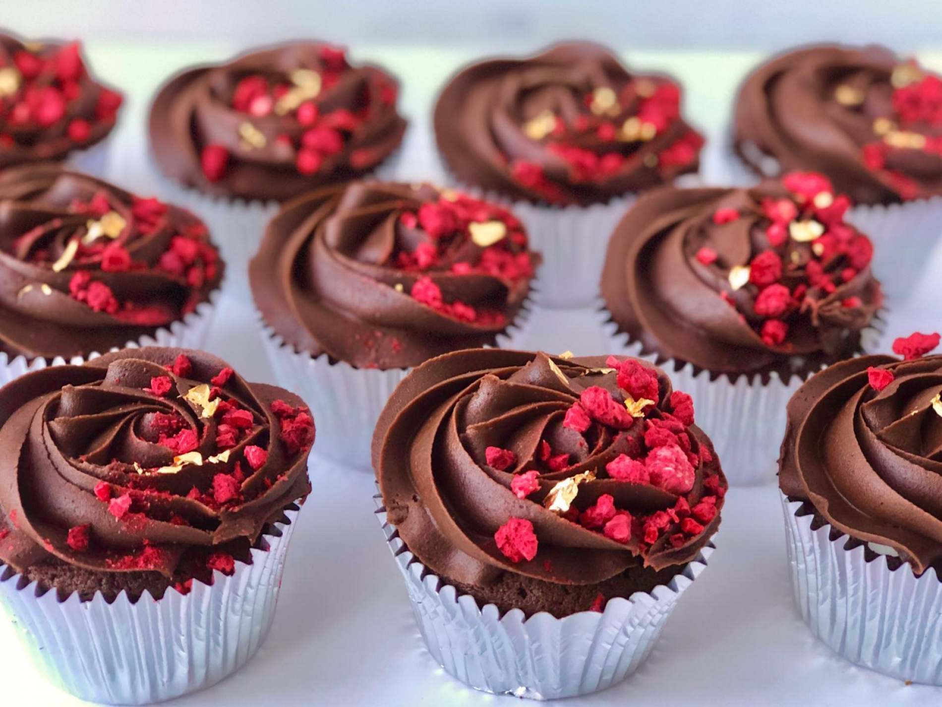 Vegan Chocolate Cupcakes with Raspberries Cupcakes