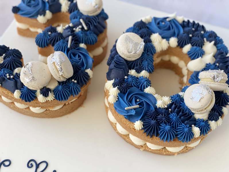 big-blue-number-cake