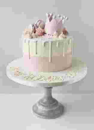 Baby crown drip layer cake